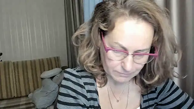 lauraoven online show from 12.20.24