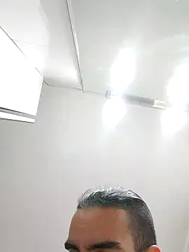 Snapshot of TommyMomentum chatting on 01.16.25 TommyMomentum online show from 01.16.25