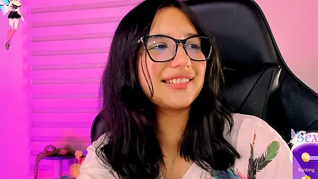 Snapshot of Luniverse chatting on 01.23.25 Luniverse online show from 01.23.25