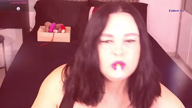 Snapshot of Alenny11 chatting on 10.13.25 Alenny11 online show from 10.13.25