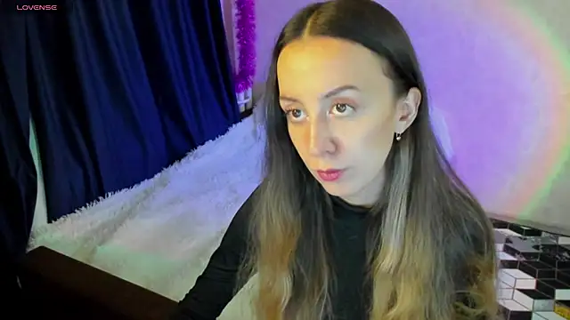 Snapshot of CurlySteph chatting on 12.12.24 CurlySteph online show from 12.12.24