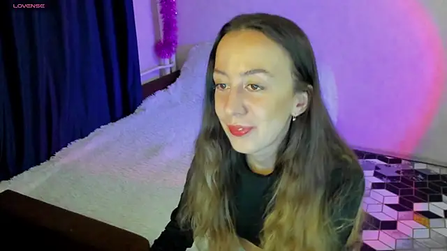 Snapshot of CurlySteph chatting on 12.20.24 CurlySteph online show from 12.20.24