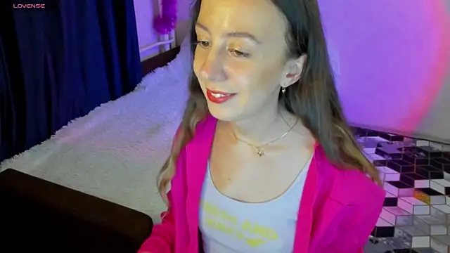 Snapshot of CurlySteph chatting on 12.20.24 CurlySteph online show from 12.20.24