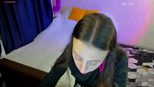 Snapshot of CurlySteph chatting on 12.26.24 CurlySteph online show from 12.26.24