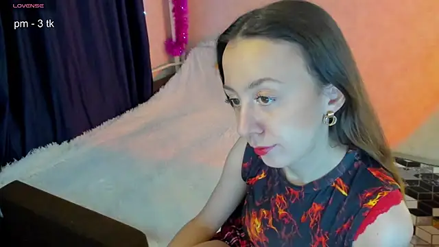 Snapshot of CurlySteph chatting on 01.18.25 CurlySteph online show from 01.18.25