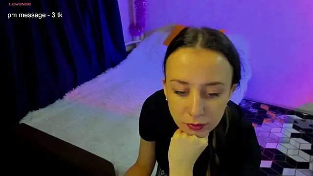 Snapshot of CurlySteph chatting on 02.02.25 CurlySteph online show from 02.02.25