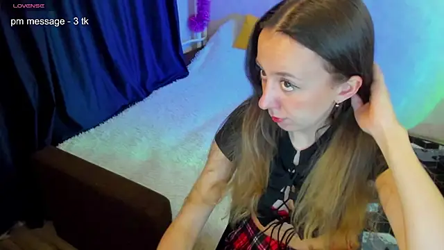 Snapshot of CurlySteph chatting on 02.07.25 CurlySteph online show from 02.07.25