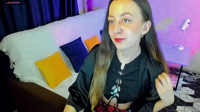 Snapshot of CurlySteph chatting on 03.18.25 CurlySteph online show from 03.18.25