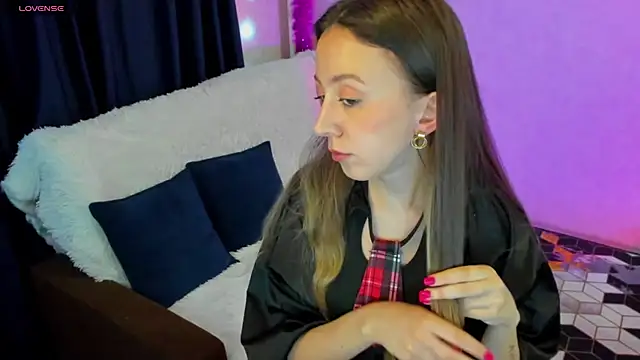 Snapshot of CurlySteph chatting on 03.21.25 CurlySteph online show from 03.21.25