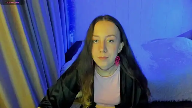 Snapshot of CurlySteph chatting on 11.02.25 CurlySteph online show from 11.02.25