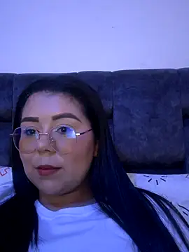 Snapshot of elaine_rouge chatting on 10.21.25 elaine rouge online show from 10.21.25