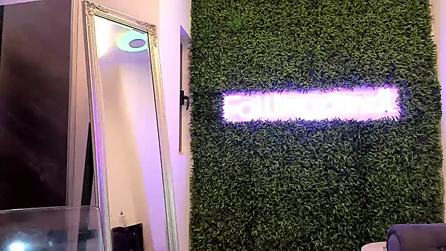 Snapshot of realhotfallingdevil chatting on 12.06.24 realhotfallingdevil online show from 12.06.24