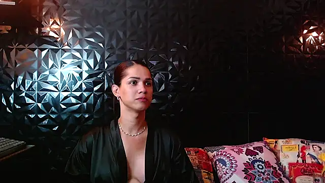 Snapshot of PINK__LOLA1 chatting on 10.15.25 PINK LOLA1 online show from 10.15.25