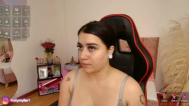 Snapshot of KallyMyller1 chatting on 12.04.24 KallyMyller1 online show from 12.04.24