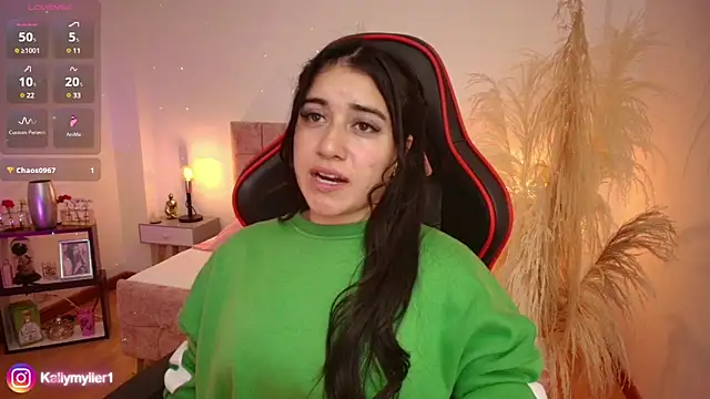 Snapshot of KallyMyller1 chatting on 02.10.25 KallyMyller1 online show from 02.10.25