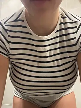 Snapshot of Liiaa chatting on 03.05.25 Liiaa online show from 03.05.25