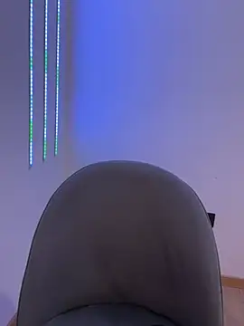 Snapshot of Liiaa chatting on 03.20.25 Liiaa online show from 03.20.25