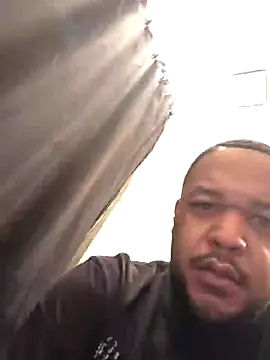 Snapshot of Oakcliffjacker chatting on 10.05.25 Oakcliffjacker online show from 10.05.25