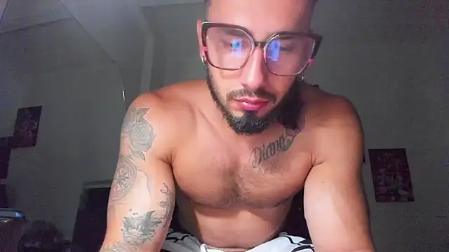 Snapshot of Baky_sexy chatting on 03.21.25 Baky sexy online show from 03.21.25