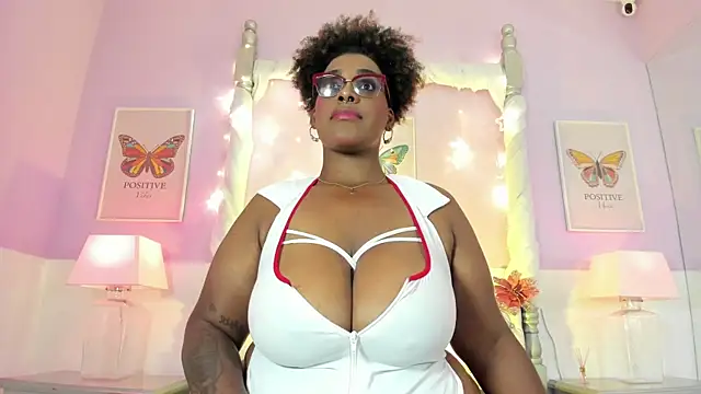 Snapshot of DakotaSexShow chatting on 02.13.25 DakotaSexShow online show from 02.13.25