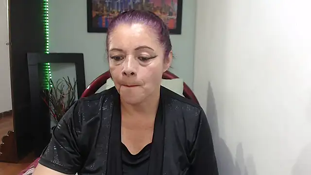 Snapshot of sexytitshot126 chatting on 10.05.25 sexytitshot126 online show from 10.05.25