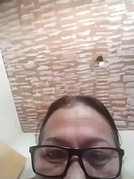 Snapshot of catdool chatting on 02.19.25 catdool online show from 02.19.25