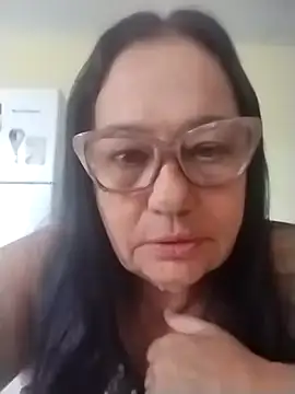 Snapshot of catdool chatting on 11.01.25 catdool online show from 11.01.25