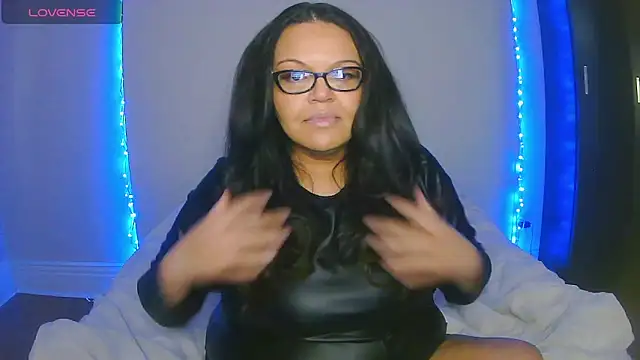 Snapshot of Mila_Ferrara chatting on 02.19.25 Mila Ferrara online show from 02.19.25