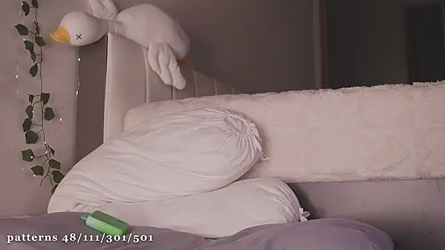 Snapshot of liassmolly1_couple chatting on 02.01.25 liassmolly1 couple online show from 02.01.25