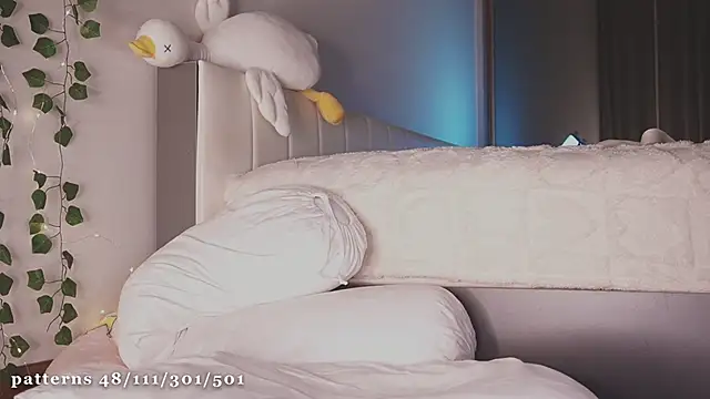 Snapshot of liassmolly1_couple chatting on 02.28.25 liassmolly1 couple online show from 02.28.25