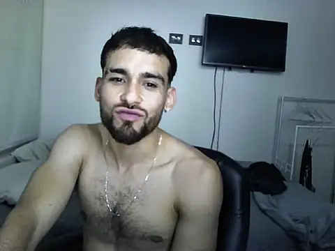 Snapshot of Emanuell__ chatting on 10.13.25 Emanuell   online show from 10.13.25