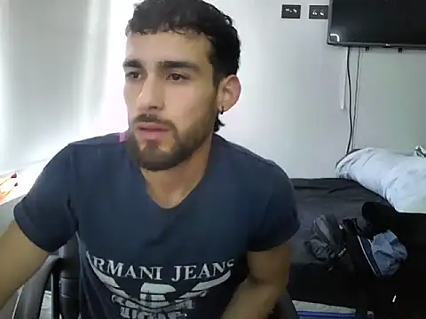 Snapshot of Emanuell__ chatting on 11.03.25 Emanuell   online show from 11.03.25