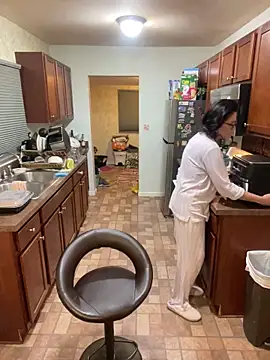 Snapshot of Good-Juju chatting on 01.16.25 Good-Juju online show from 01.16.25