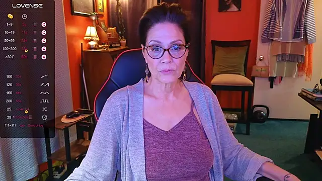 Snapshot of Good-Juju chatting on 02.06.25 Good-Juju online show from 02.06.25