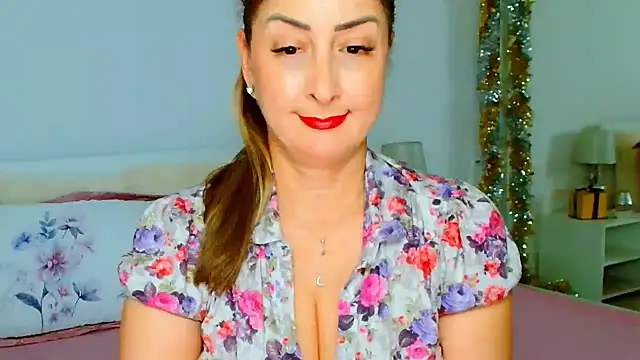 Snapshot of Tyana40 chatting on 01.08.25 Tyana40 online show from 01.08.25