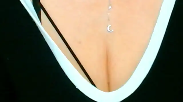 Snapshot of Tyana40 chatting on 02.15.25 Tyana40 online show from 02.15.25