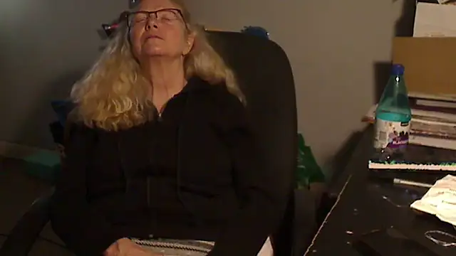 Snapshot of XTRAHORNYONE chatting on 02.22.25 XTRAHORNYONE online show from 02.22.25