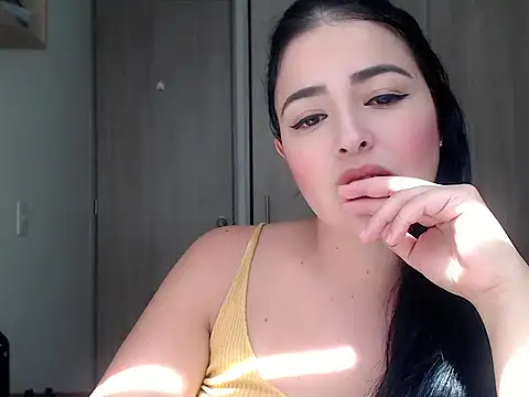 Snapshot of Aleska__Bell chatting on 09.23.25 Aleska Bell online show from 09.23.25