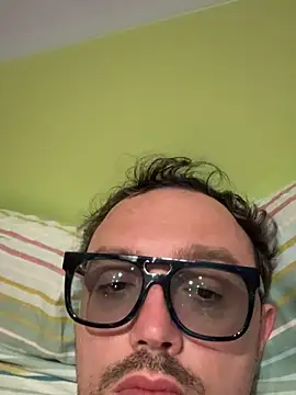 Snapshot of minga1995 chatting on 09.21.25 minga1995 online show from 09.21.25