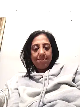 Snapshot of Mahi4luv chatting on 09.30.25 Mahi4luv online show from 09.30.25