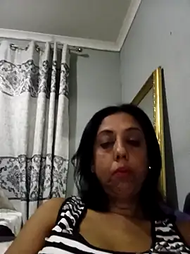 Snapshot of Mahi4luv chatting on 10.12.25 Mahi4luv online show from 10.12.25