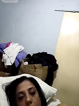 Snapshot of Mahi4luv chatting on 10.18.25 Mahi4luv online show from 10.18.25