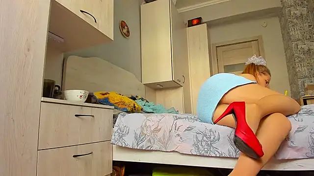 Snapshot of DUSSY_PUSSY chatting on 10.14.25 DUSSY PUSSY online show from 10.14.25