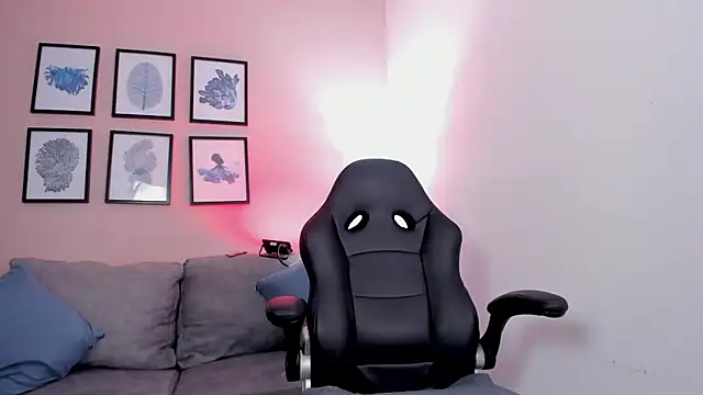 Snapshot of Sabrina_Sabrock_ chatting on 10.31.25 Sabrina Sabrock online show from 10.31.25