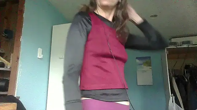 Snapshot of SexyRach75 chatting on 09.15.25 SexyRach75 online show from 09.15.25