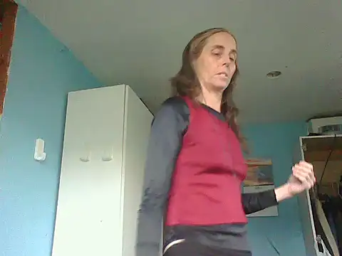 Snapshot of SexyRach75 chatting on 10.08.25 SexyRach75 online show from 10.08.25