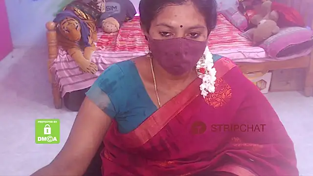 Snapshot of Novapol chatting on 12.22.24 Novapol online show from 12.22.24