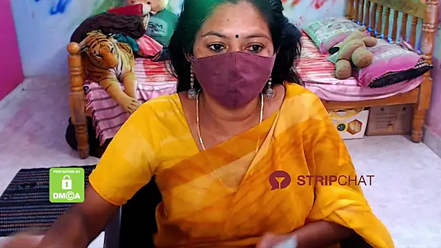 Snapshot of Novapol chatting on 12.23.24 Novapol online show from 12.23.24