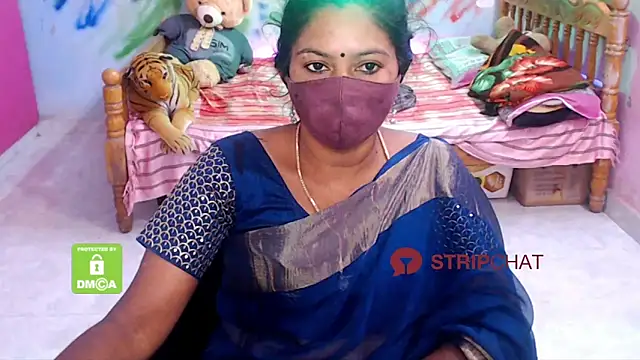 Snapshot of Novapol chatting on 01.02.25 Novapol online show from 01.02.25