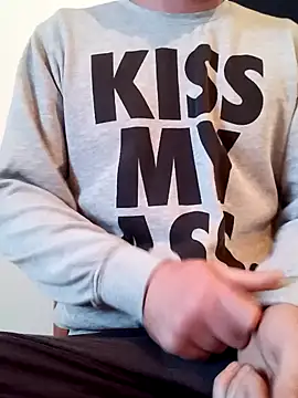 Snapshot of Rolandxxxr chatting on 02.04.25 Rolandxxxr online show from 02.04.25